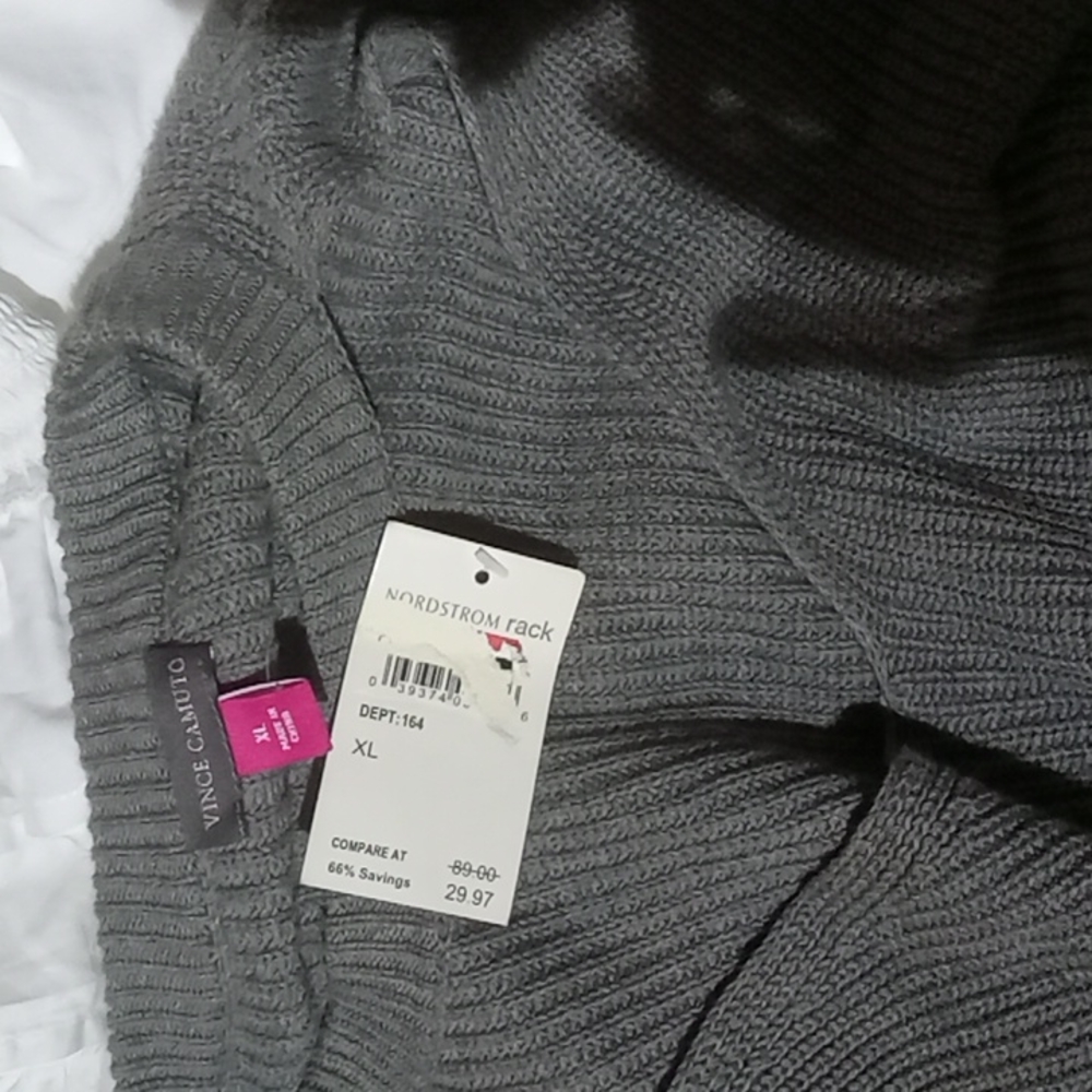 Vince Camuto size extra large grey sweater